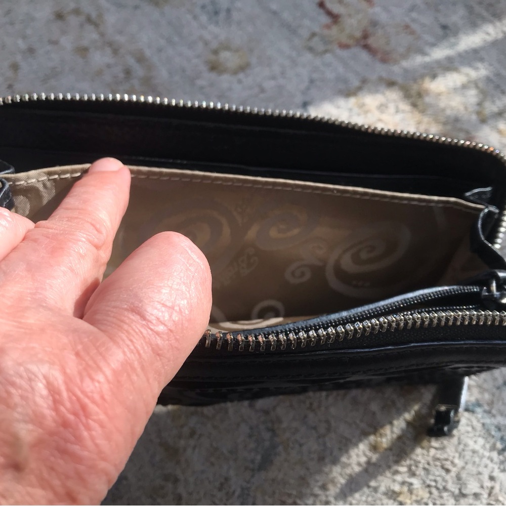 Brighton wallet. Black . 10 slots for cards - Picture 6 of 8